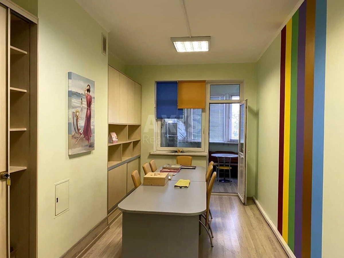 Office vul. Turivs'ka 31, 195m2711713
