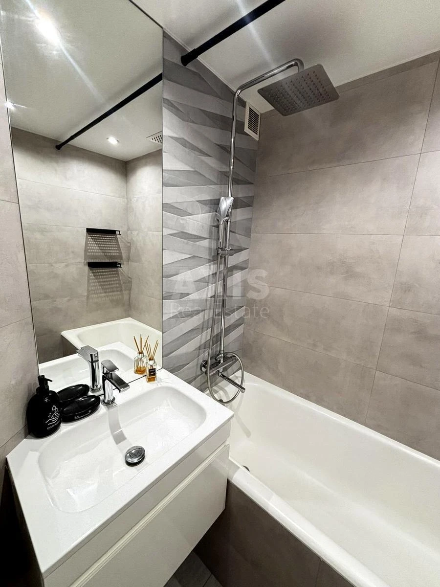 1k apartment vul. Akademika Jefremova 7А668142