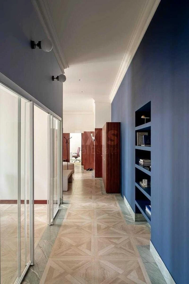 Office vul. Rustaveli Shota 15Б, 135m26720211