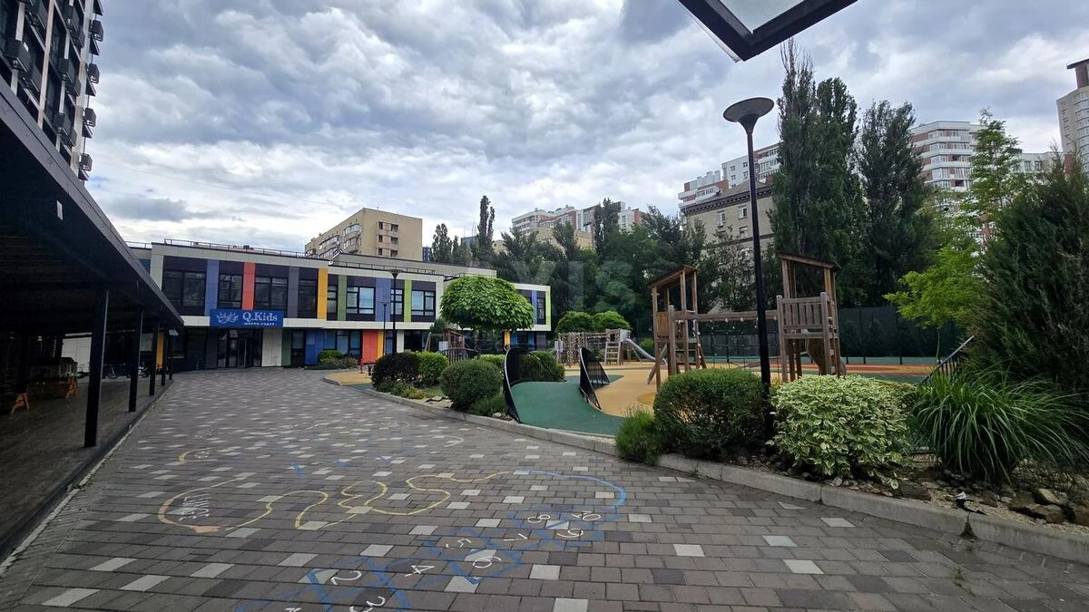 Офис ул. Предславинская 40, 1800м2704972
