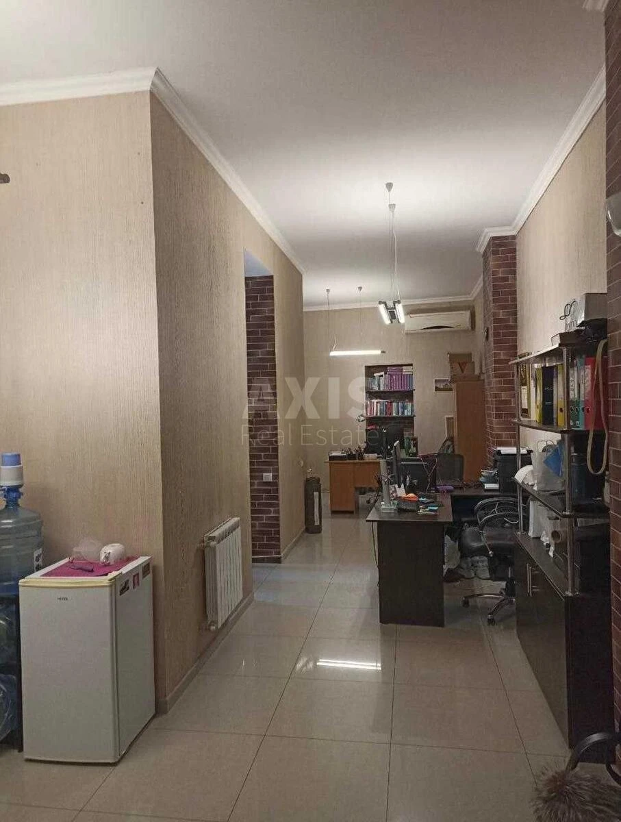 Объект торговли ул. Межигорская 32, 67м264686