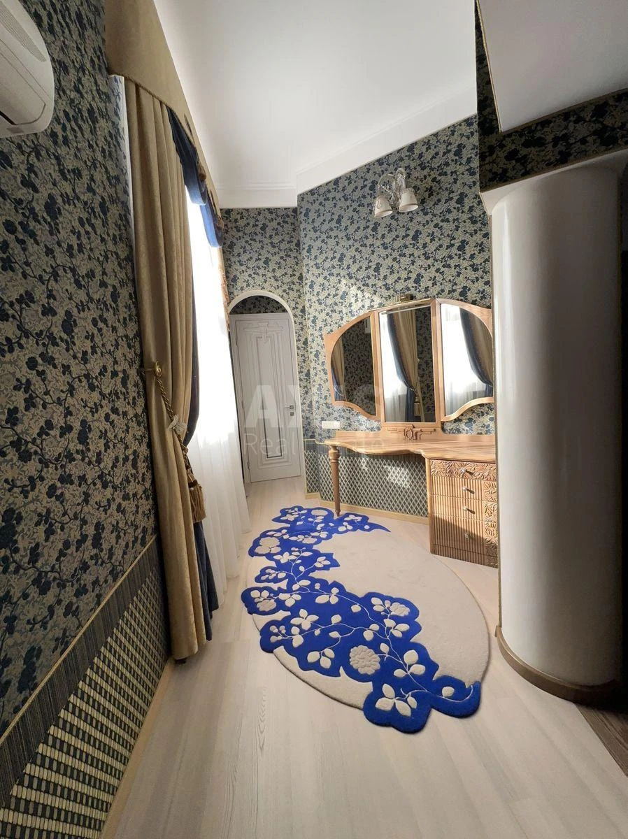 House vul. Bogatyrs'ka, 420m2, Kyiv city409961