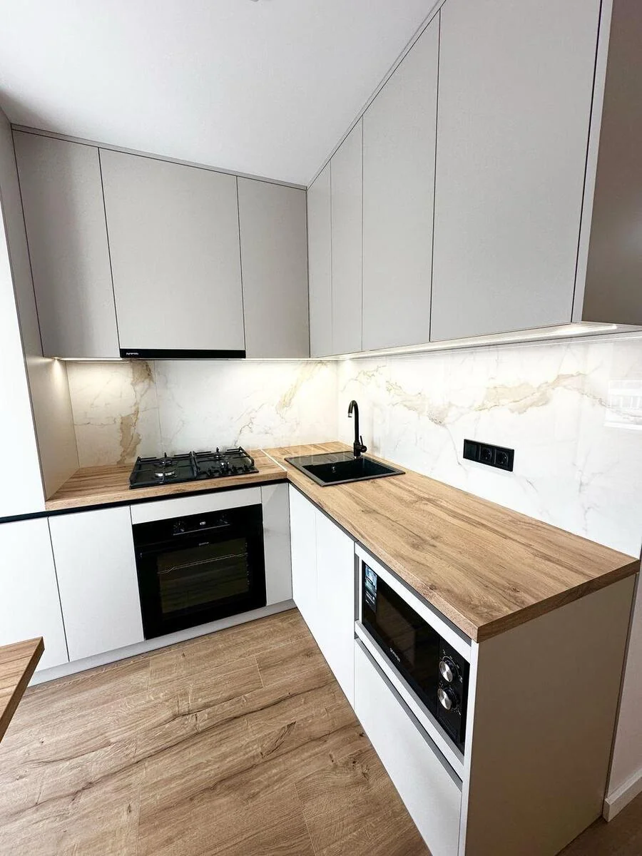 1k apartment pr-t Berestejskij 19