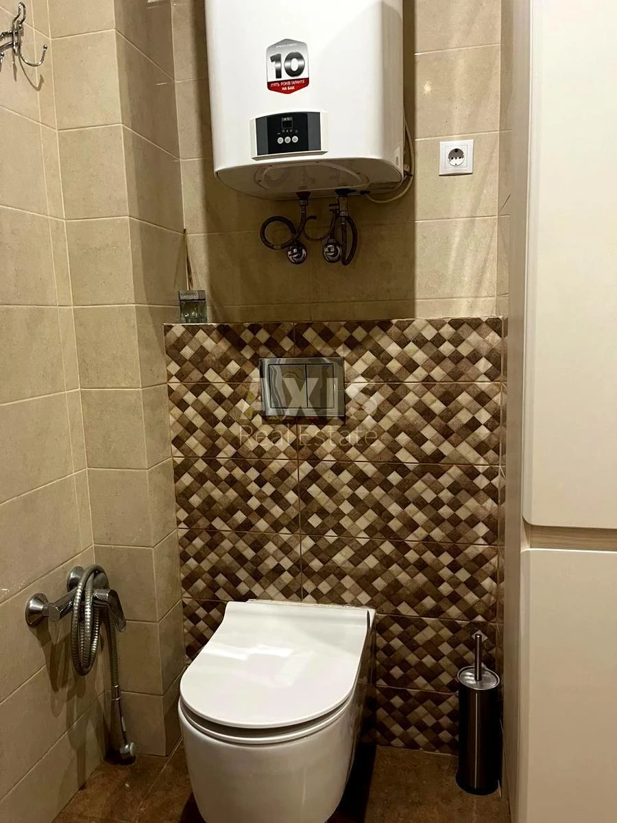 3k apartment vul. Mel'nykova fifty-one B6771612