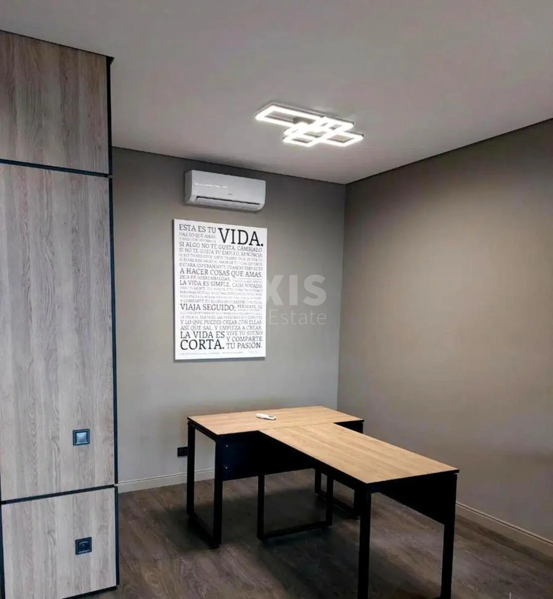 Office vul. Zhyljans'ka 68, 47m2