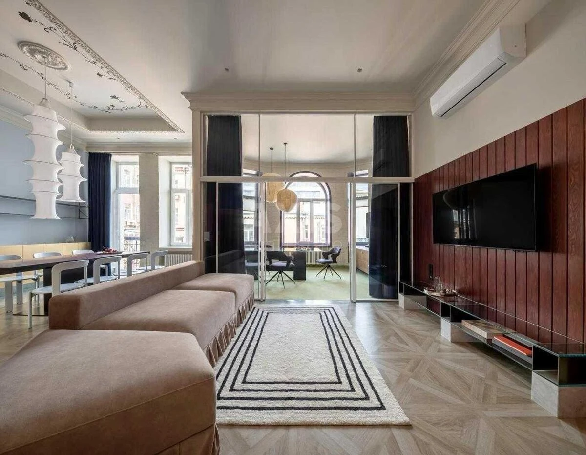 Office vul. Rustaveli Shota 15Б, 135m26720212