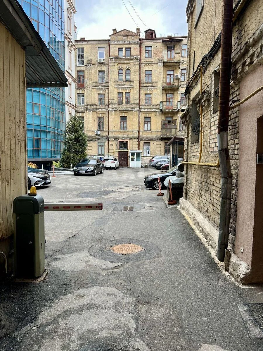 Office vul. Velyka Vasyl'kivs'ka 17Б, 55m26722211