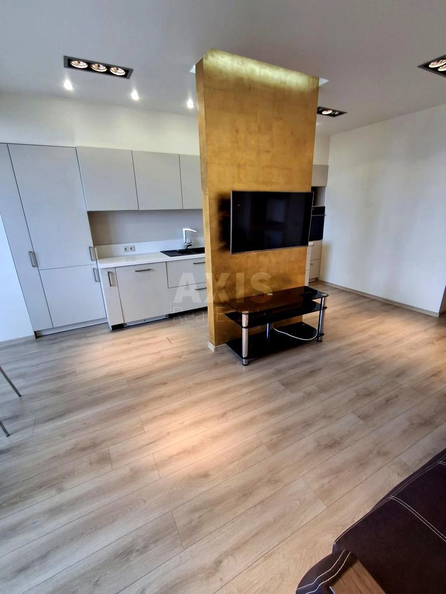 3k apartment vul. Staronavodnyc'ka 8Б639610