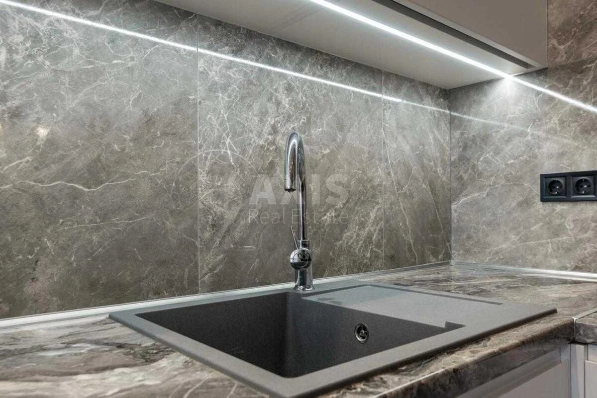 2k apartment vul. Preobrazhens'ka 8Б6746910