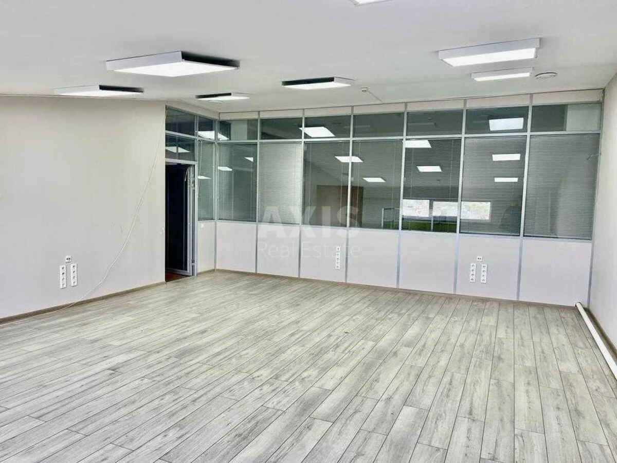 Office pl. Kosmonavtiv 4, 3000m2694610