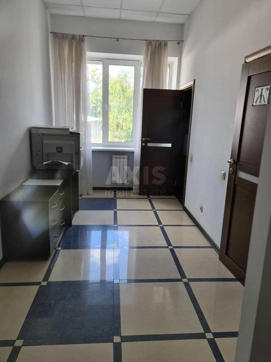 Office vul. Lugova 12, 378m26070712