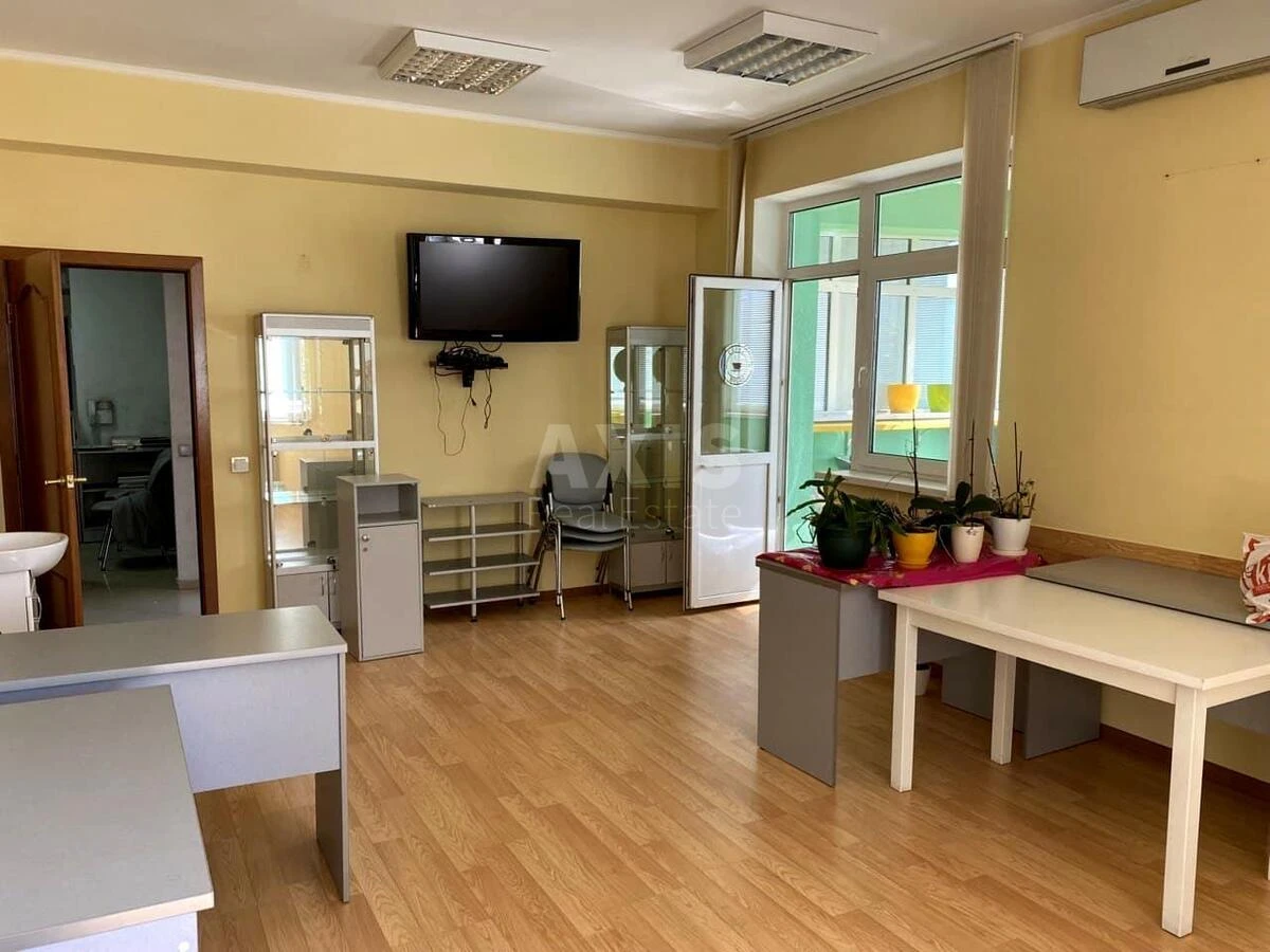 Office vul. Turivs'ka 31, 195m2711715