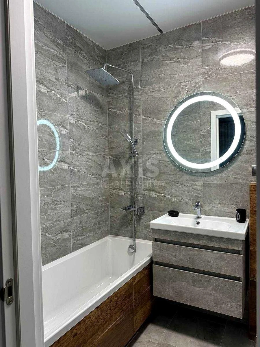 1k apartment vul. Oleksandra Olesja 8/17632724