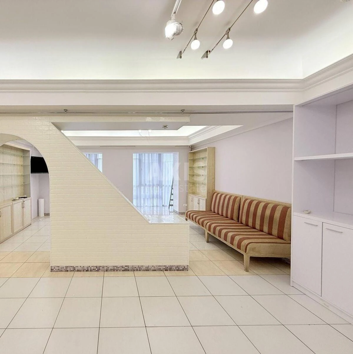 Trade object pr-t Volodimira Іvasyuka 4, 212m2617062