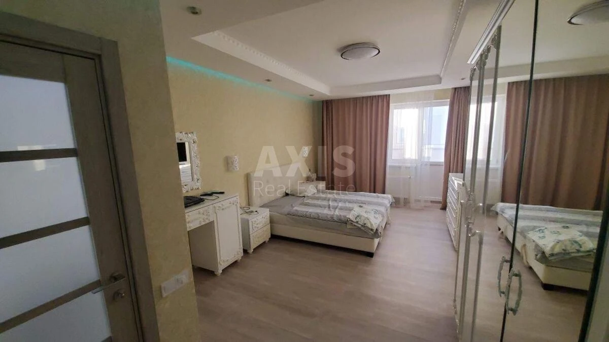 2k apartment vul. Myhajla Maksymovycha 3Г648284
