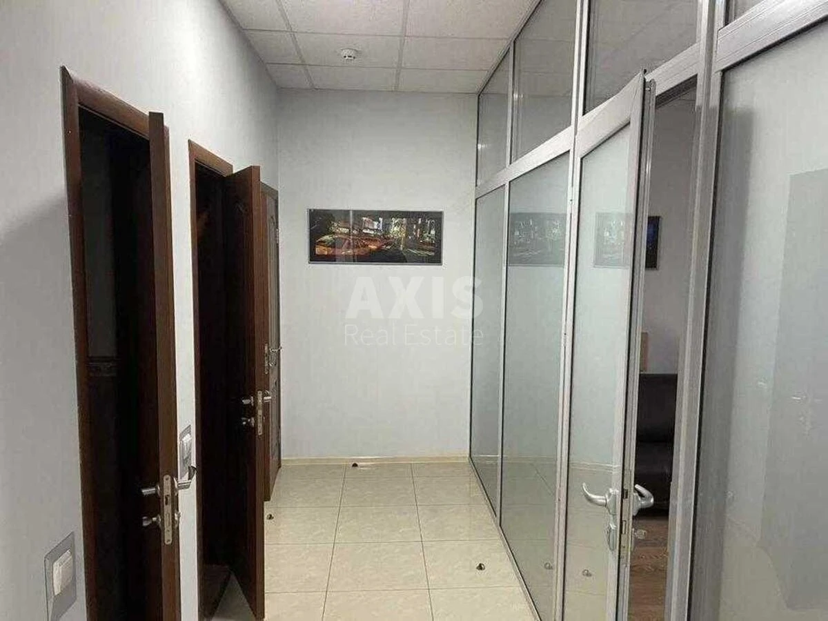 Office vul. Jevgena Konoval'cja 32Г, 180m2640964