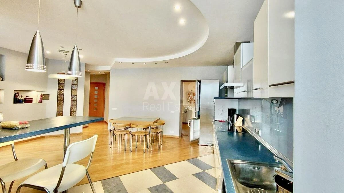 3k apartment vul. Bogatyrs'ka 18А6677014