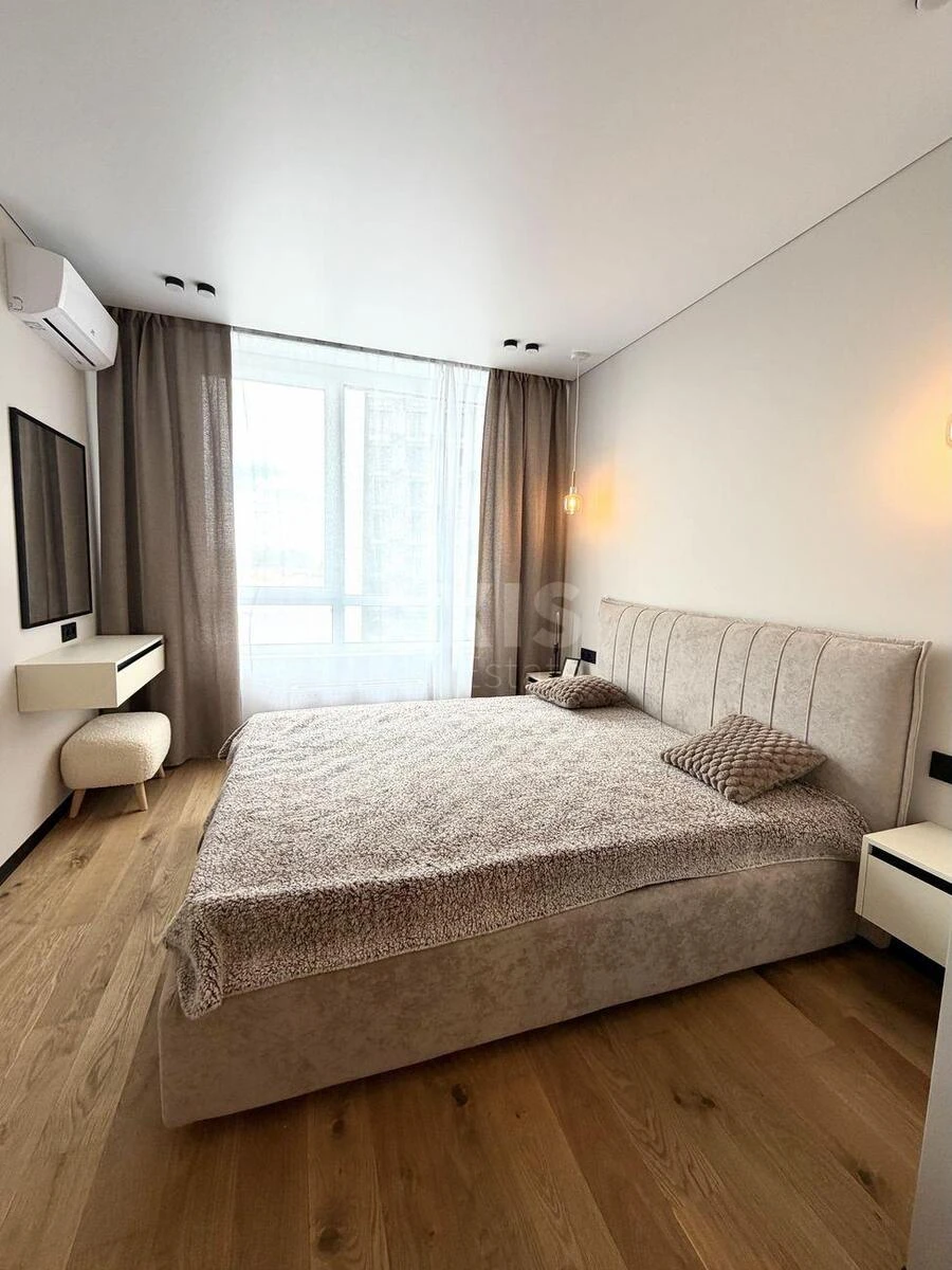 1k apartment nab. Dniprovs'ka 15711022
