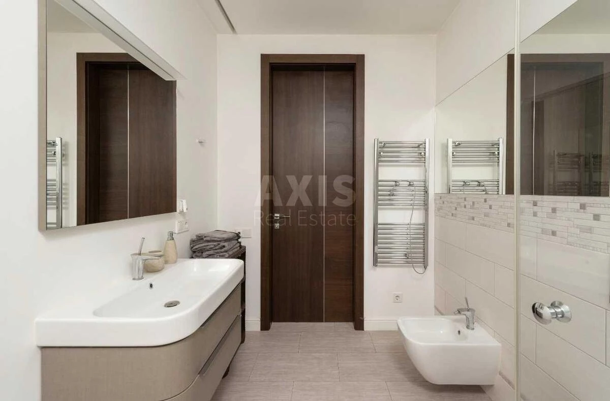 4k apartment vul. Zhyljans'ka 596706515