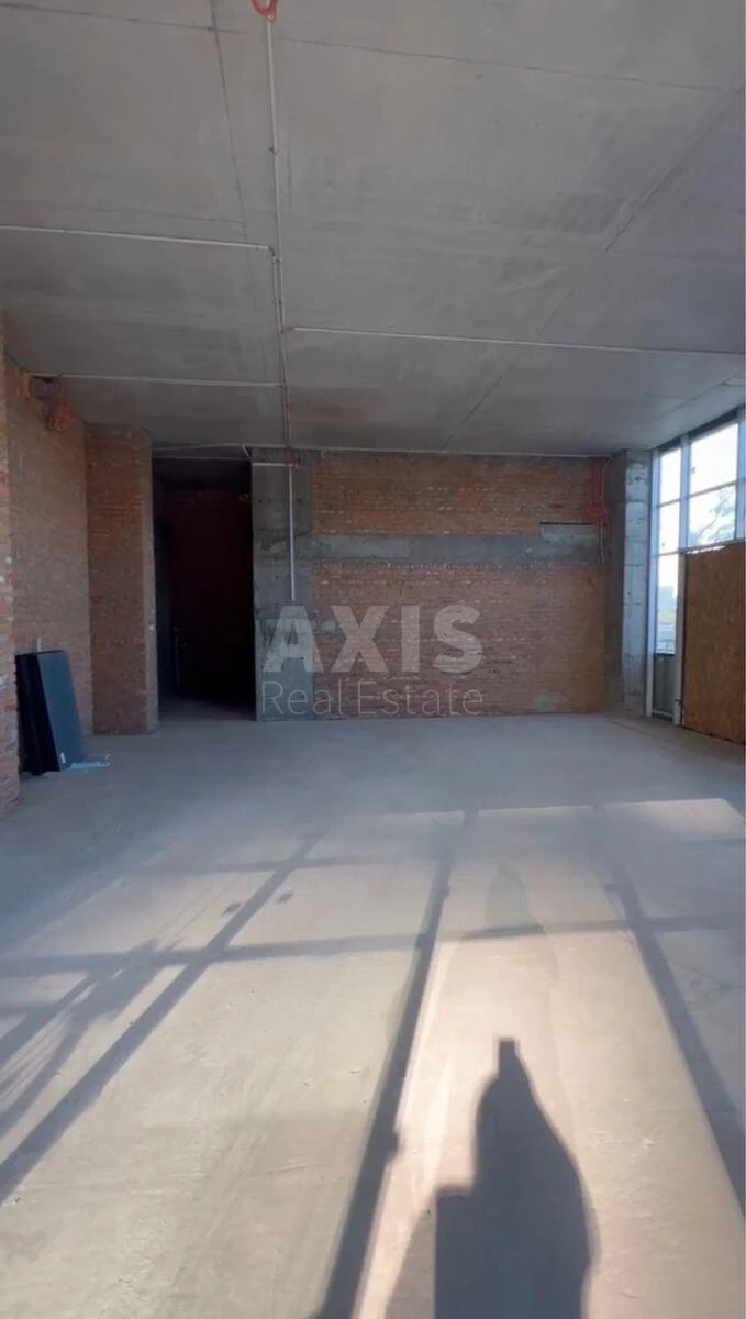 Объект сервиса ул. Драгомирова Михаила 19, 79м2600024