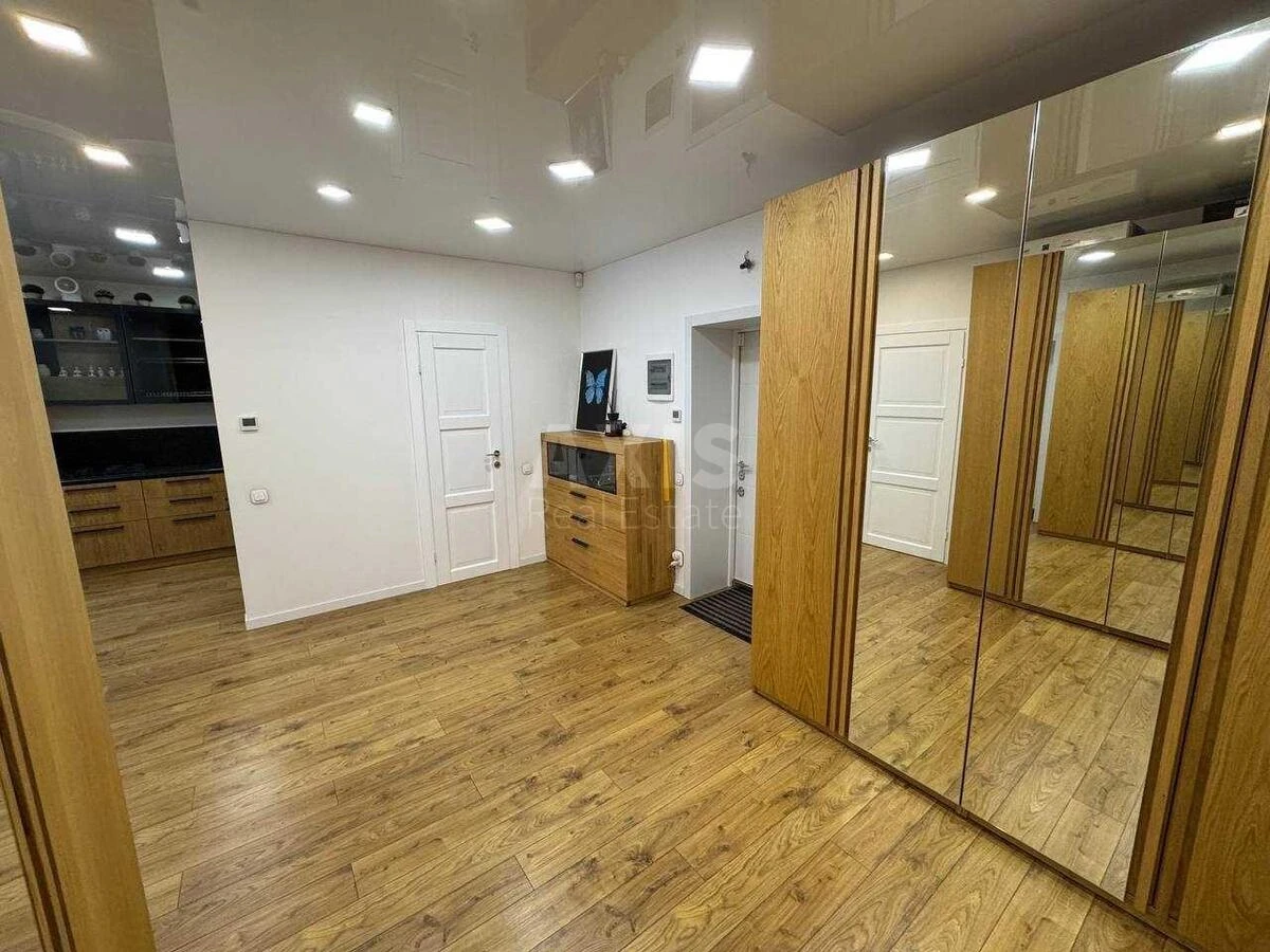 2k apartment vul. Radystiv 326906220