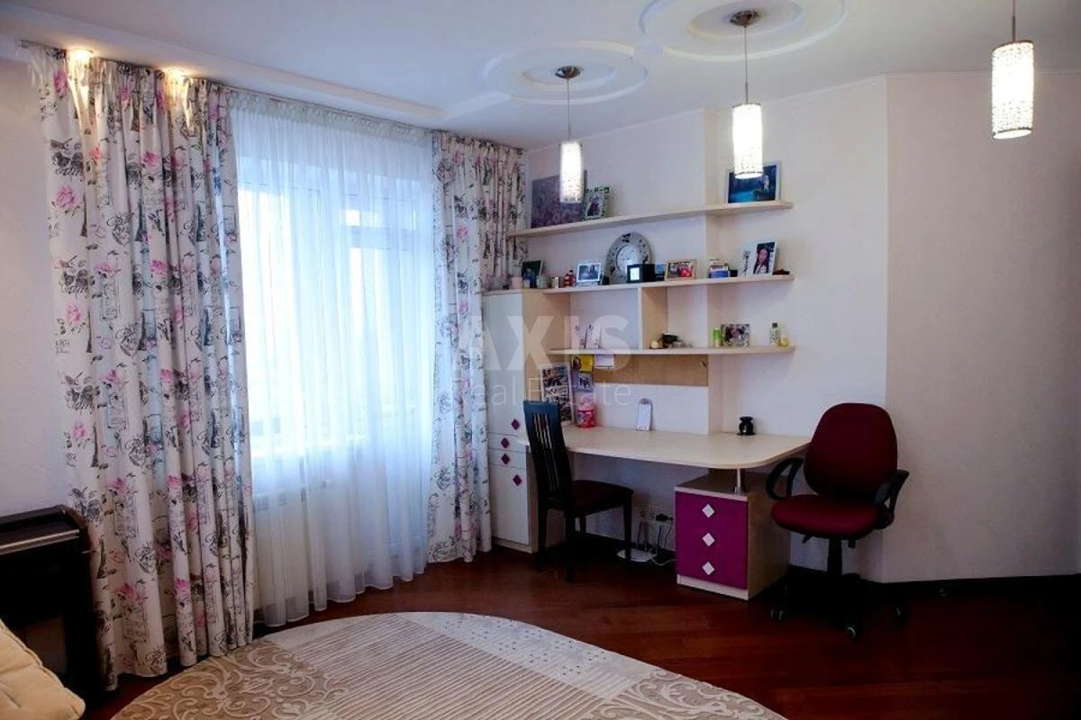 4k apartment nab. Dniprovs'ka 196800311