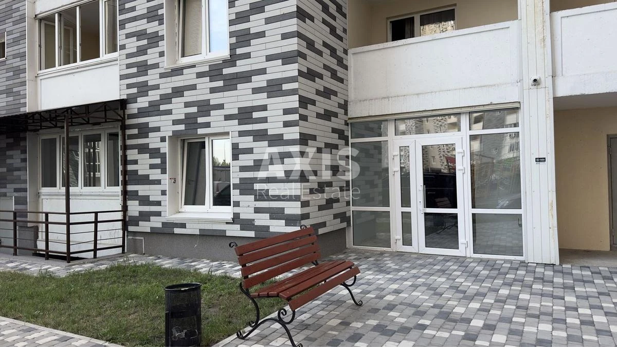 Офис ул. Ревуцкого пятьдесят четыре А, 98м240687