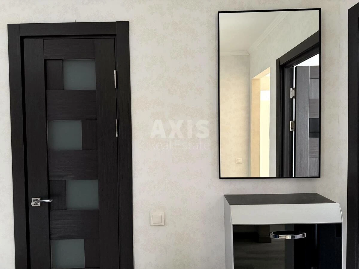 1k apartment vul. Urlivs'ka 23Б694134