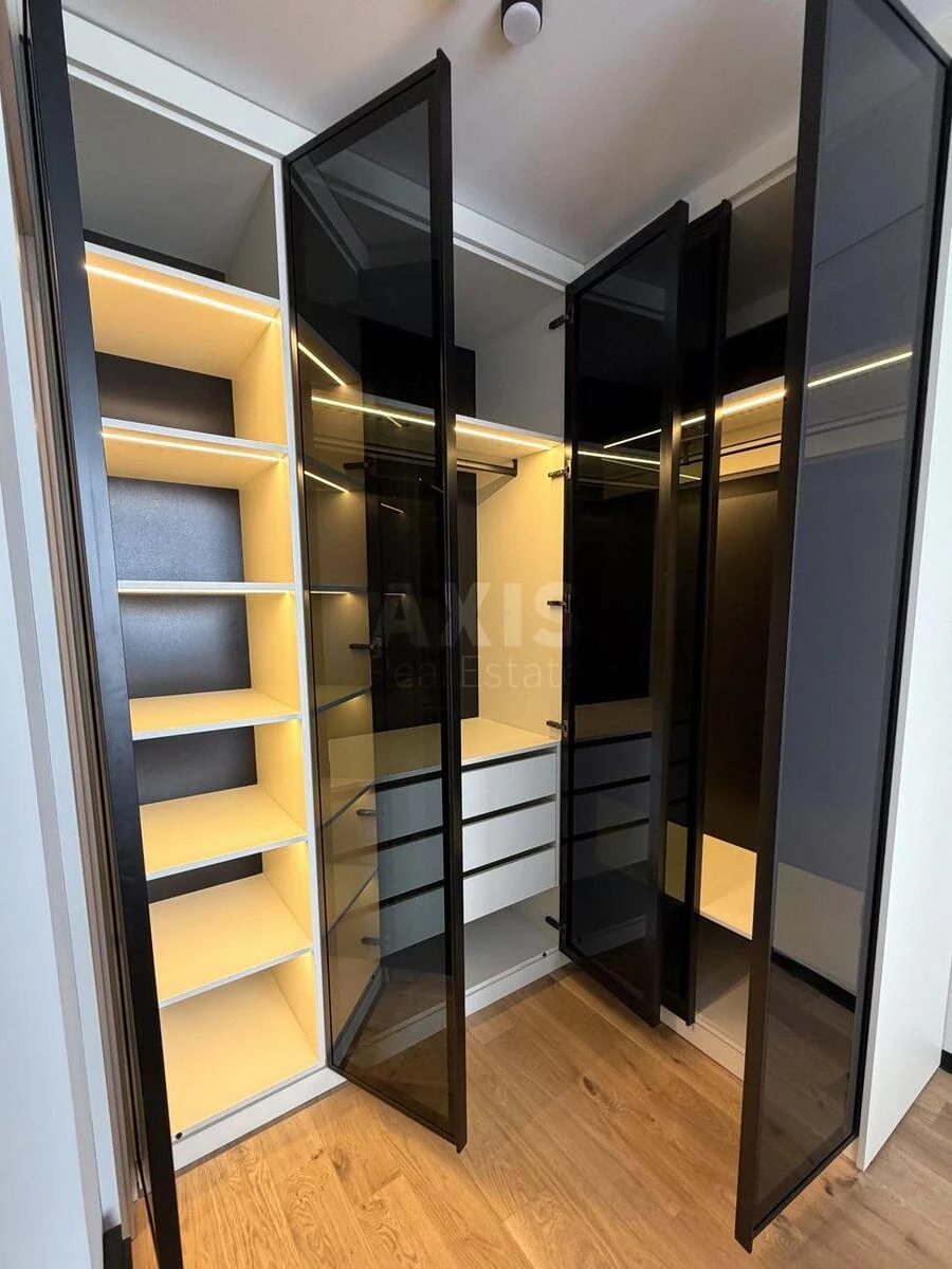 1k apartment nab. Dniprovs'ka 15711023