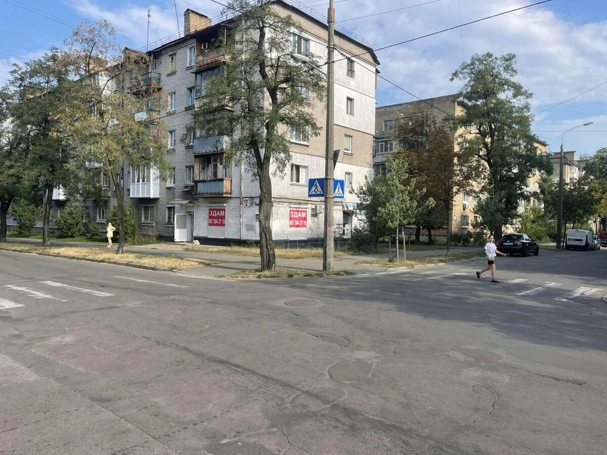 Объект торговли ул. Новодарницкая 30, 57м27118016