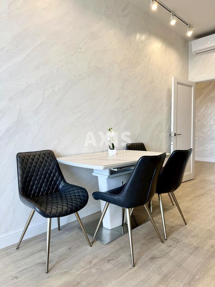 2k apartment vul. Fedorova Ivana 2A6871013