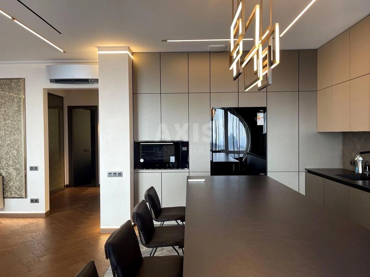 4k apartment vul. Instytuts'ka 18657473