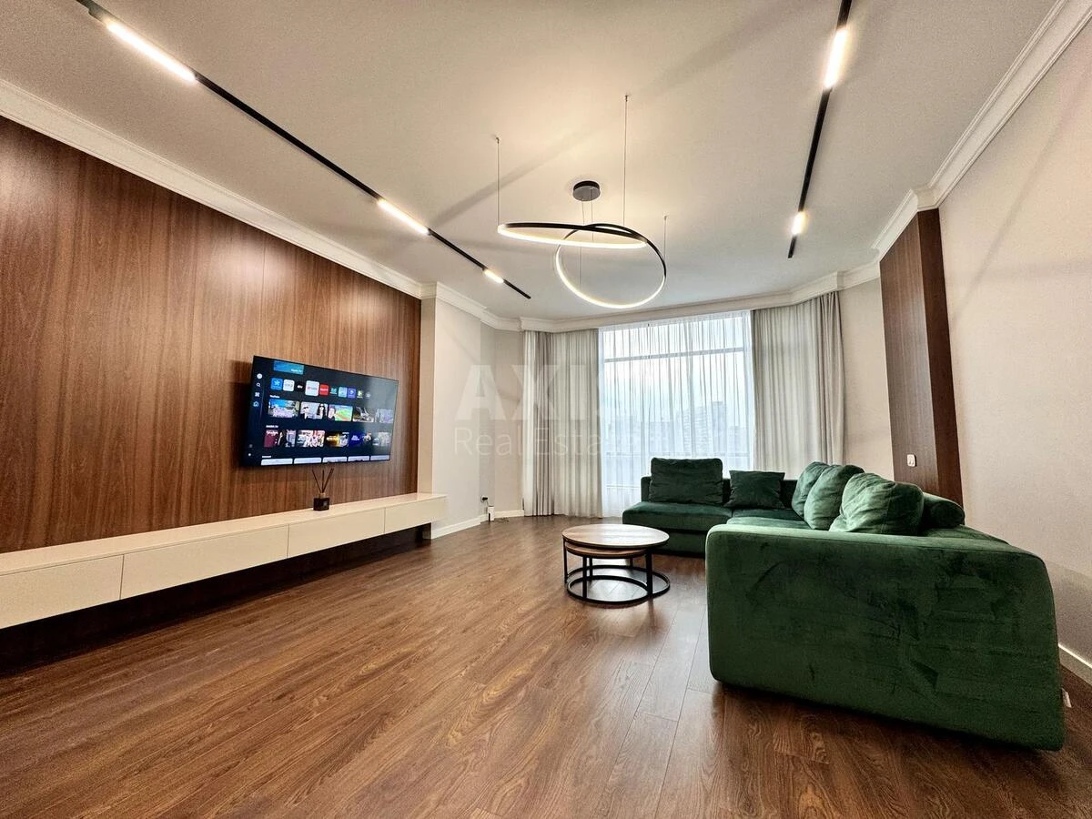 4k apartment vul. Strutyns'kogo Sergija 2657912