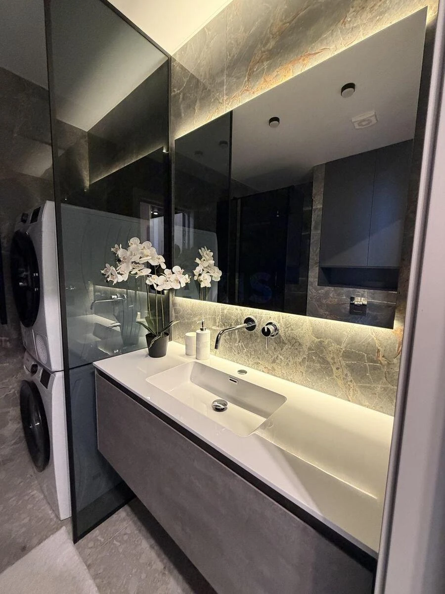 1k apartment nab. Dniprovs'ka 15711024