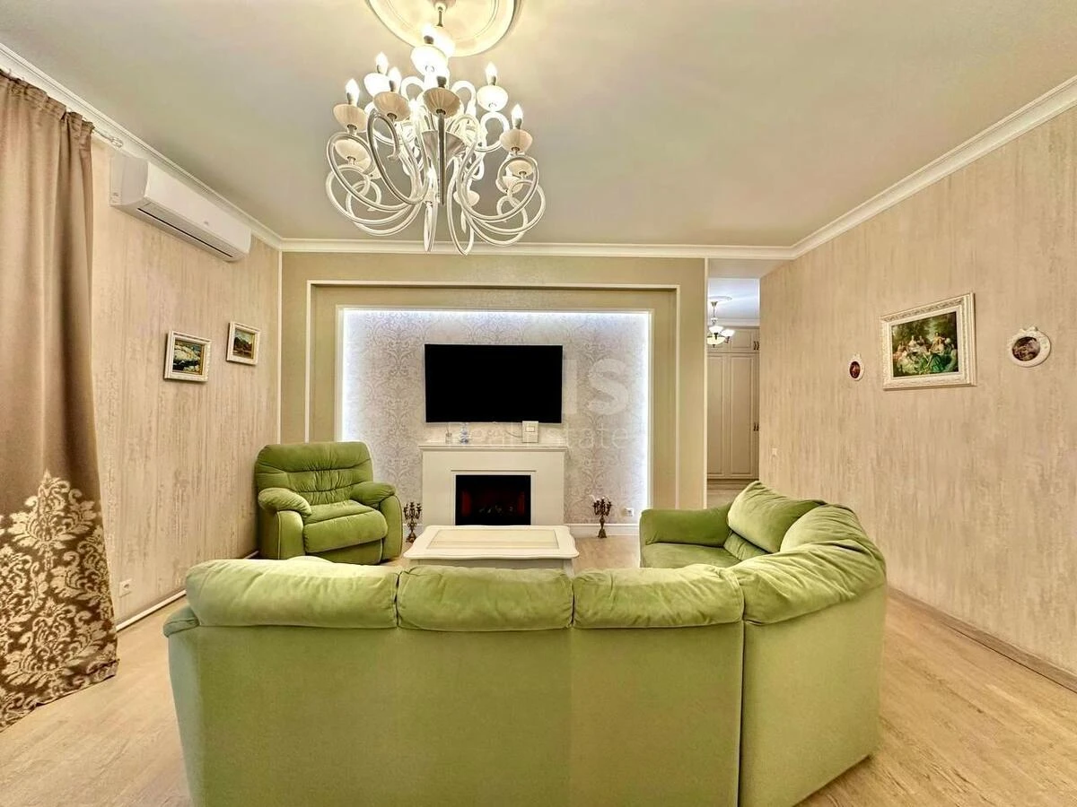 4k apartment vul. Sribnokil's'ka 14А666422