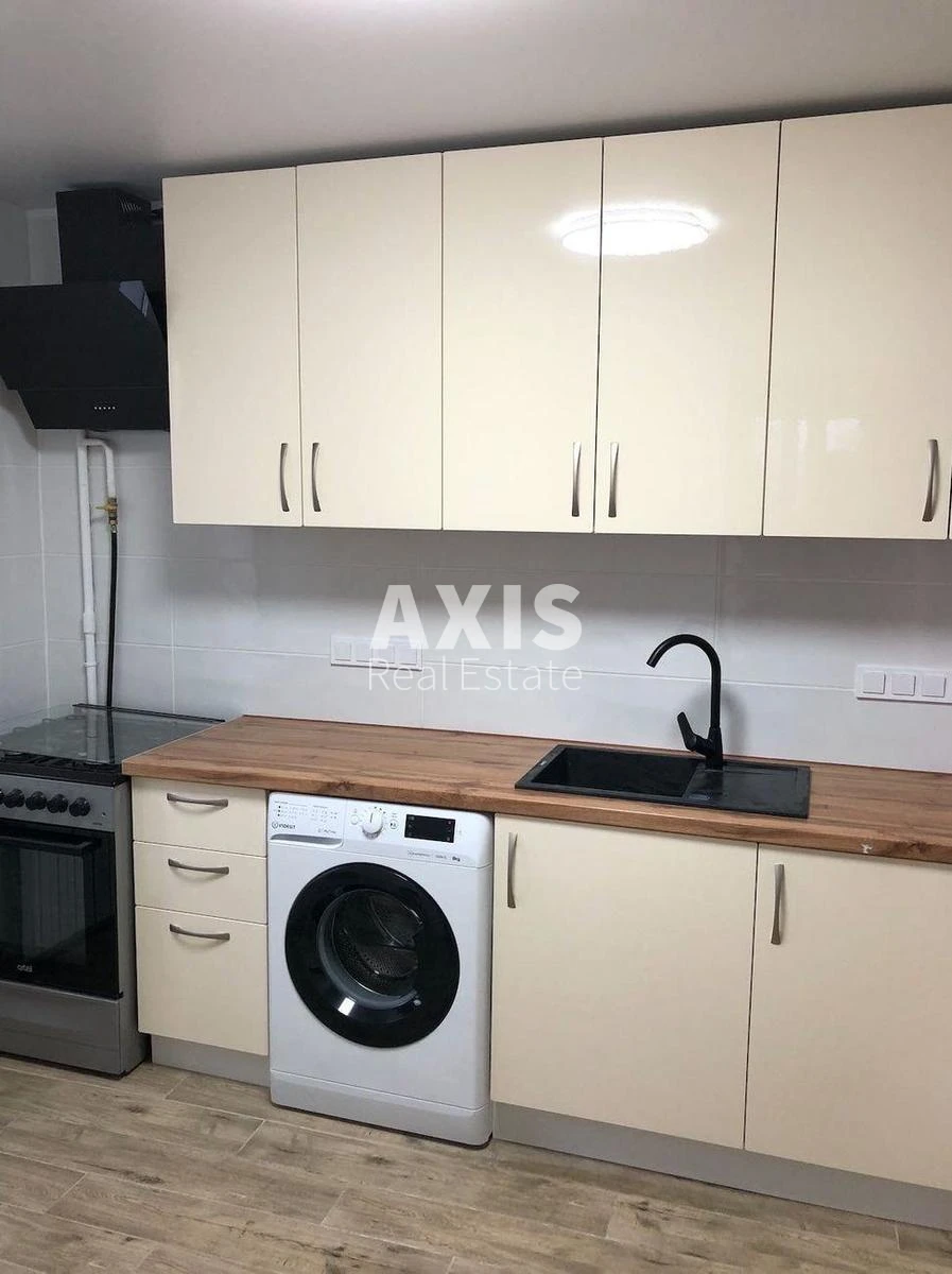 3k apartment vul. Kryvonosa Maksyma 740301