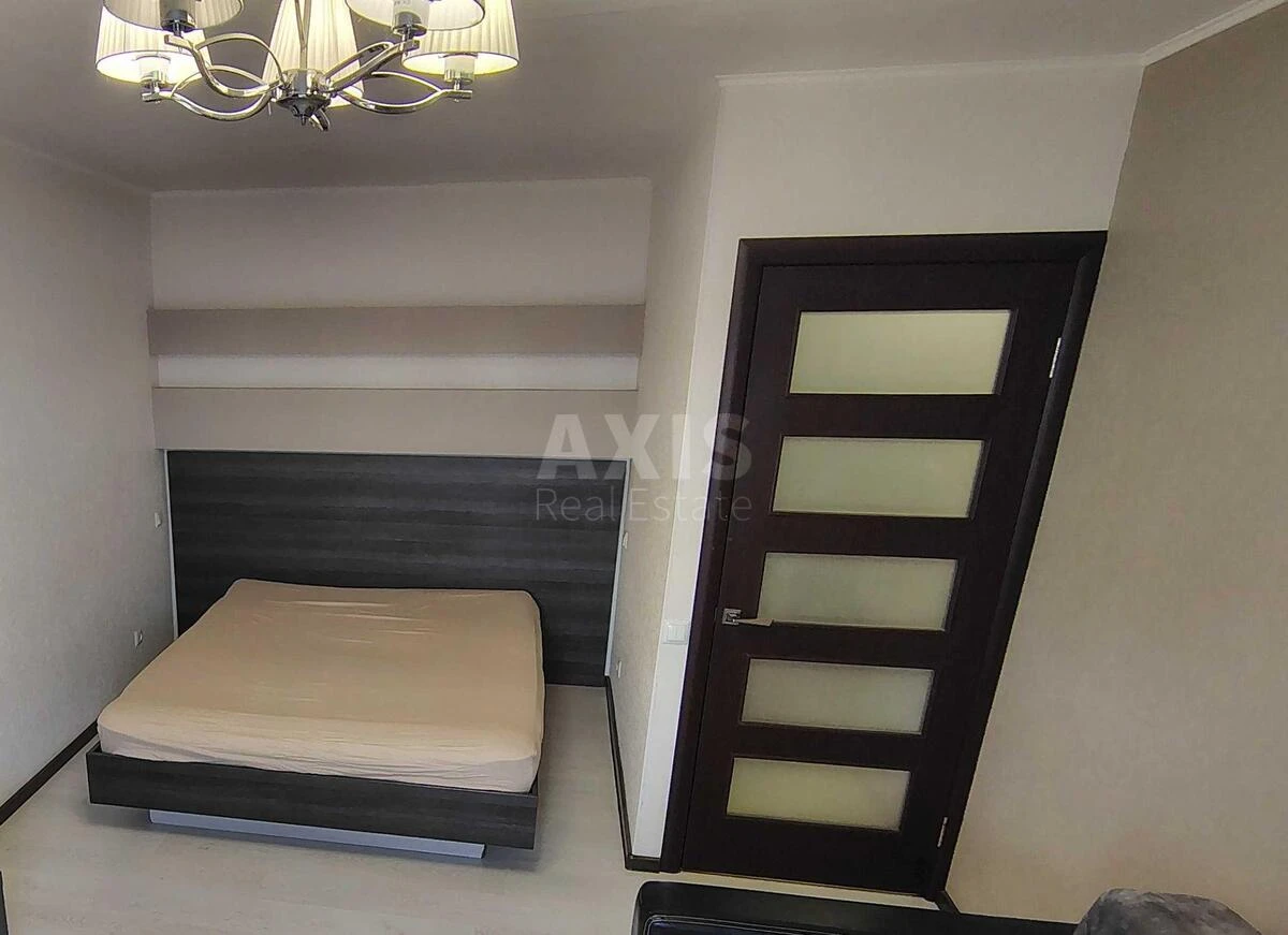 1k apartment uzv. Klovs'kyj 20671603