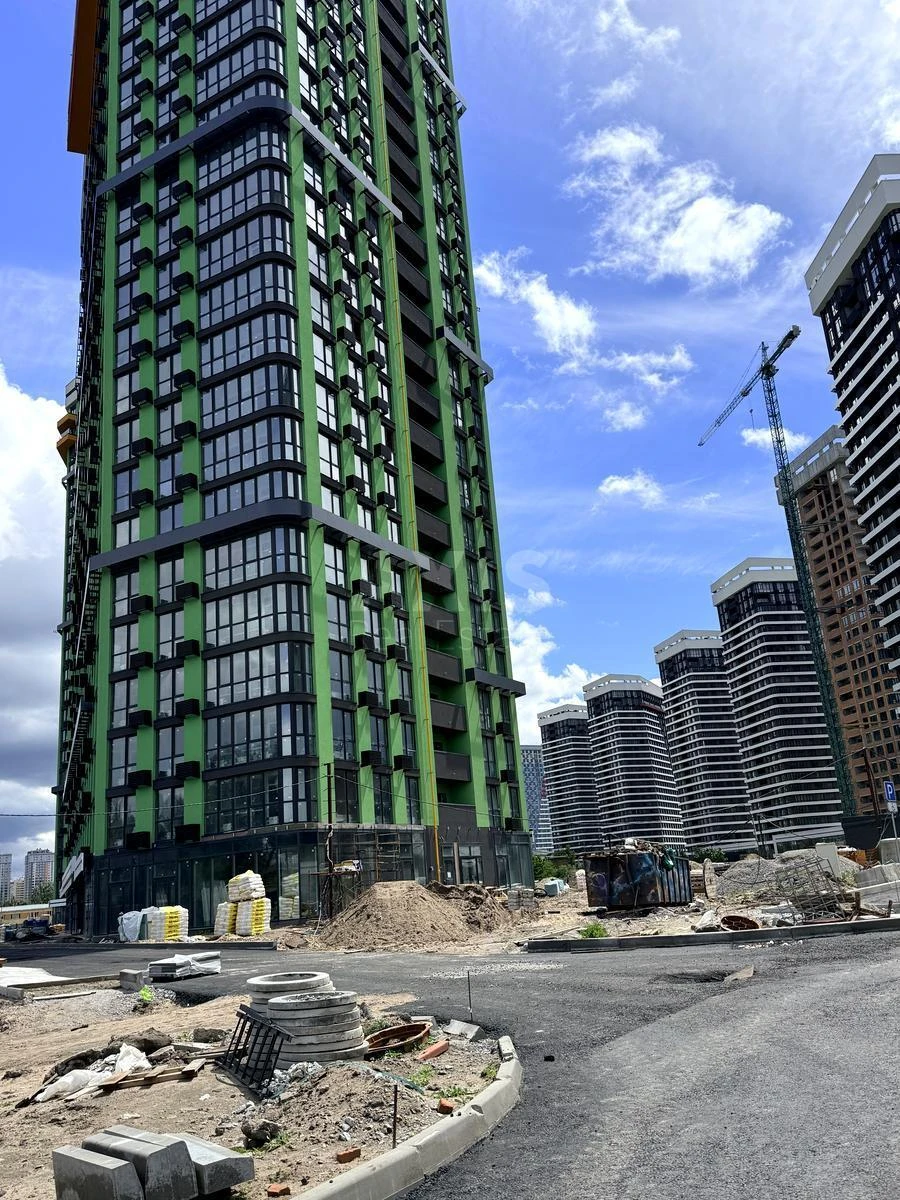 1k apartment nab. Dniprovs'ka 15688593