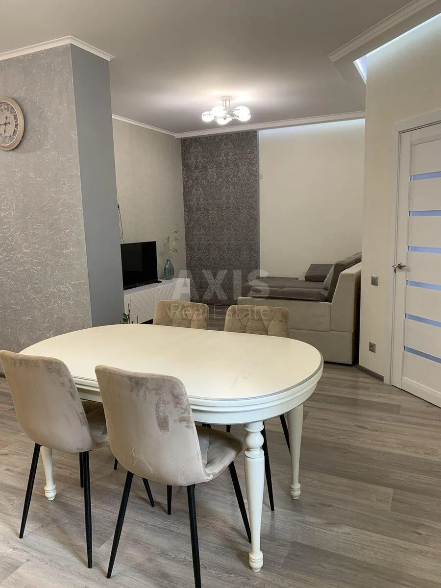2k apartment vul. Myhajla Maksymovycha 3Д718770