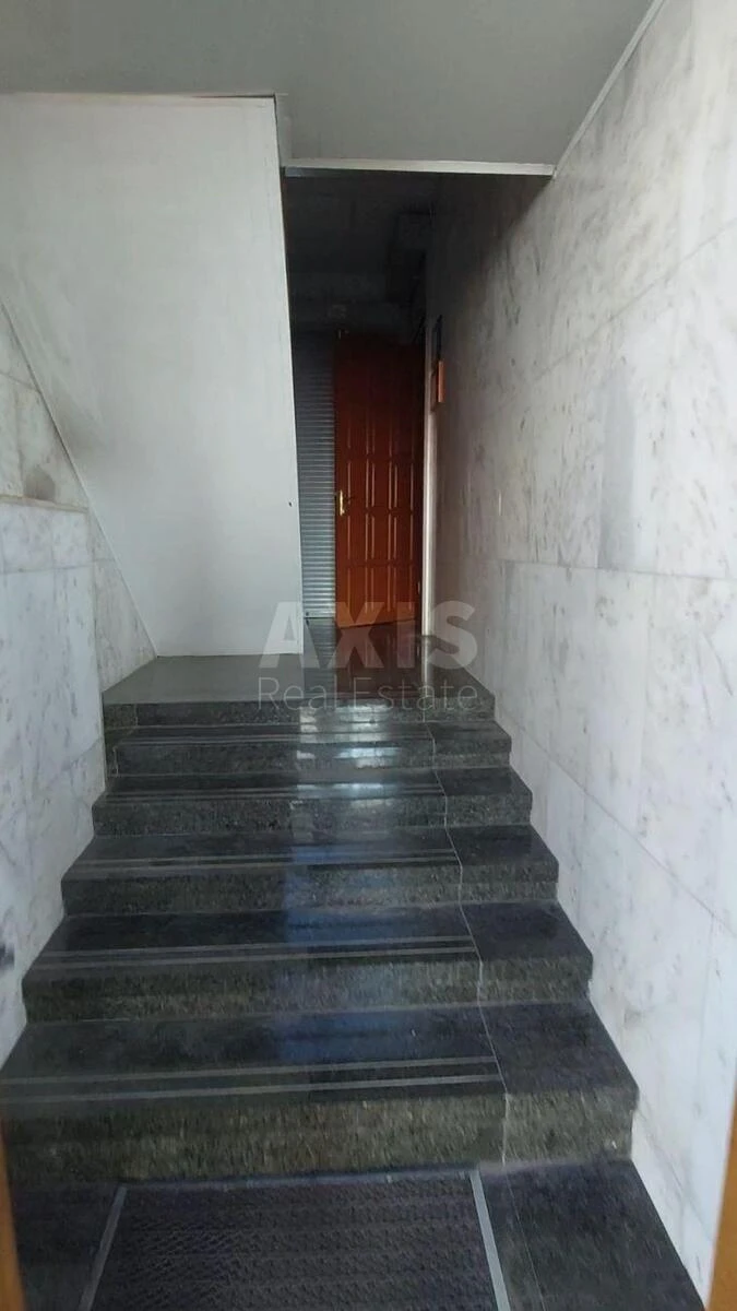 Office vul. Donchuka Vasylja 3, 66m26569518