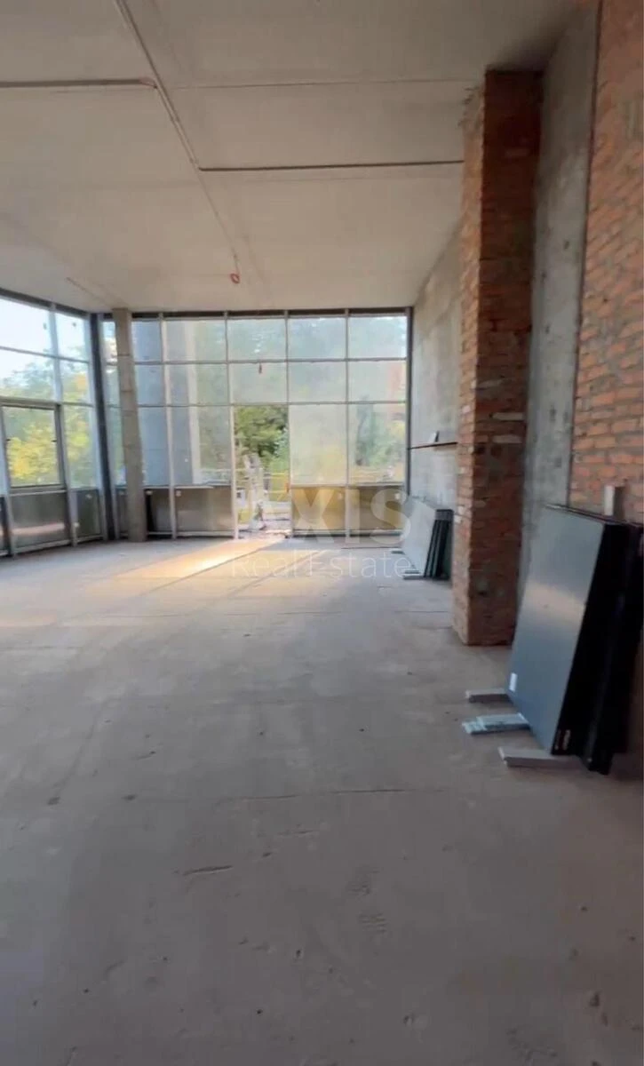 Объект сервиса ул. Драгомирова Михаила 19, 79м2600026