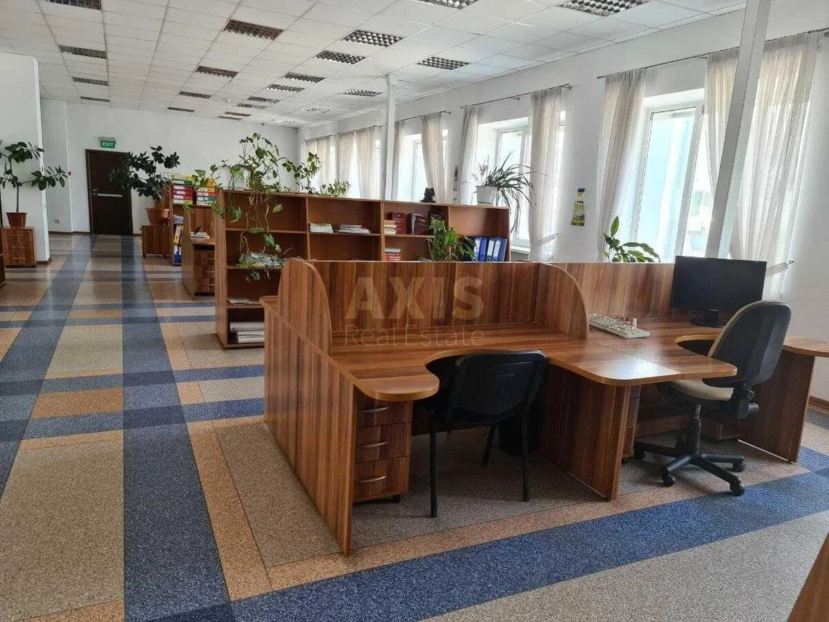 Office vul. Lugova 12, 378m2607070
