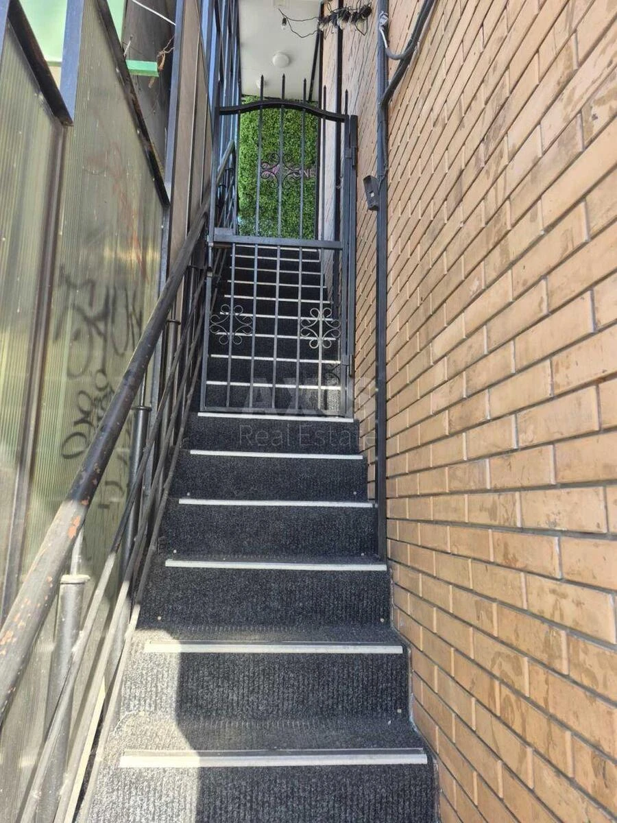 Объект торговли ул. Сверстюка Евгения 3Б, 61м2660890