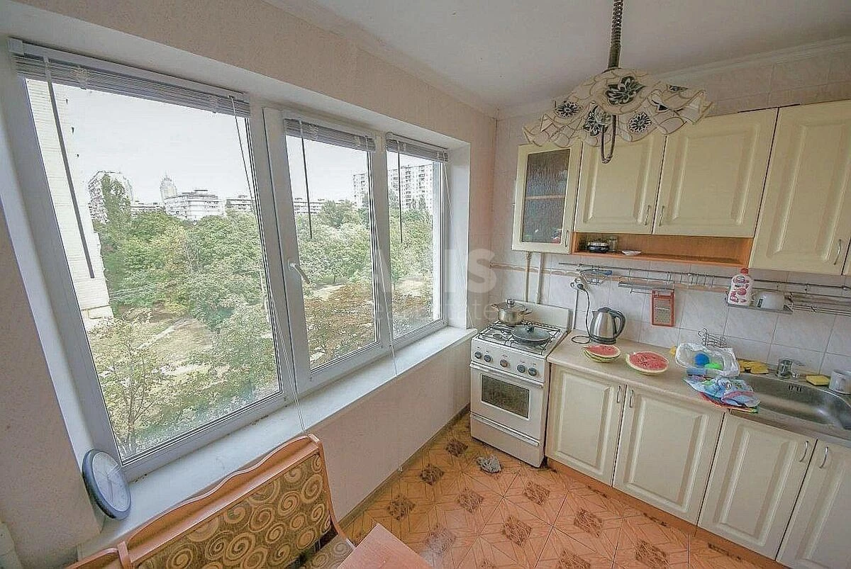 3k apartment vul. Jordans'ka 18А70787