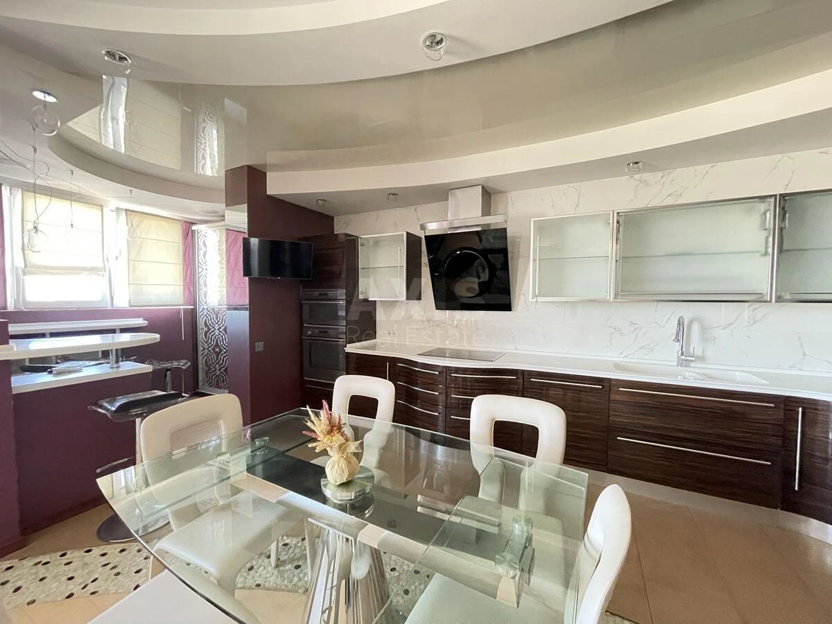 3k apartment vul. Ushakova Mykoly 1А476270