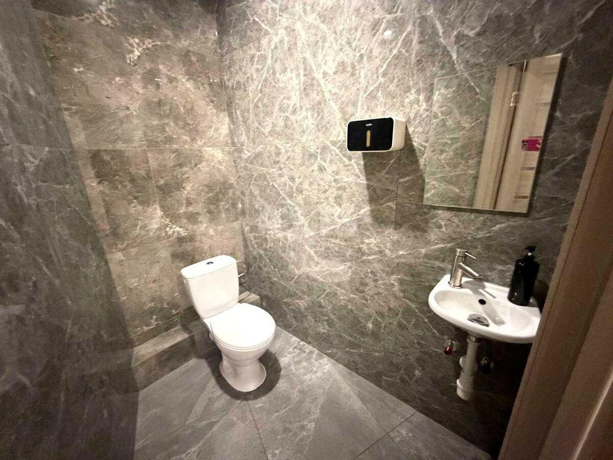 Office vul. Central'na 21А, 84m27127917