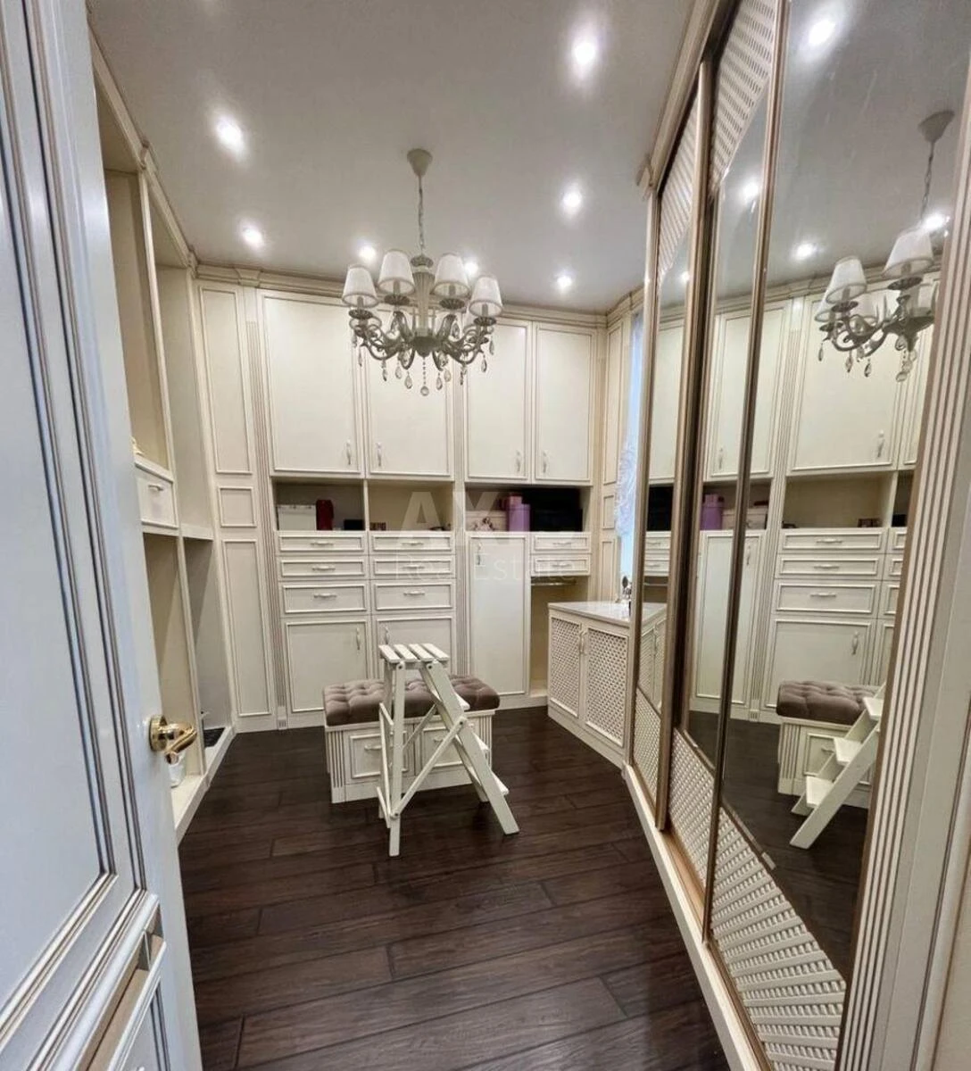 4k apartment vul. Strutyns'kogo Sergija 2512925