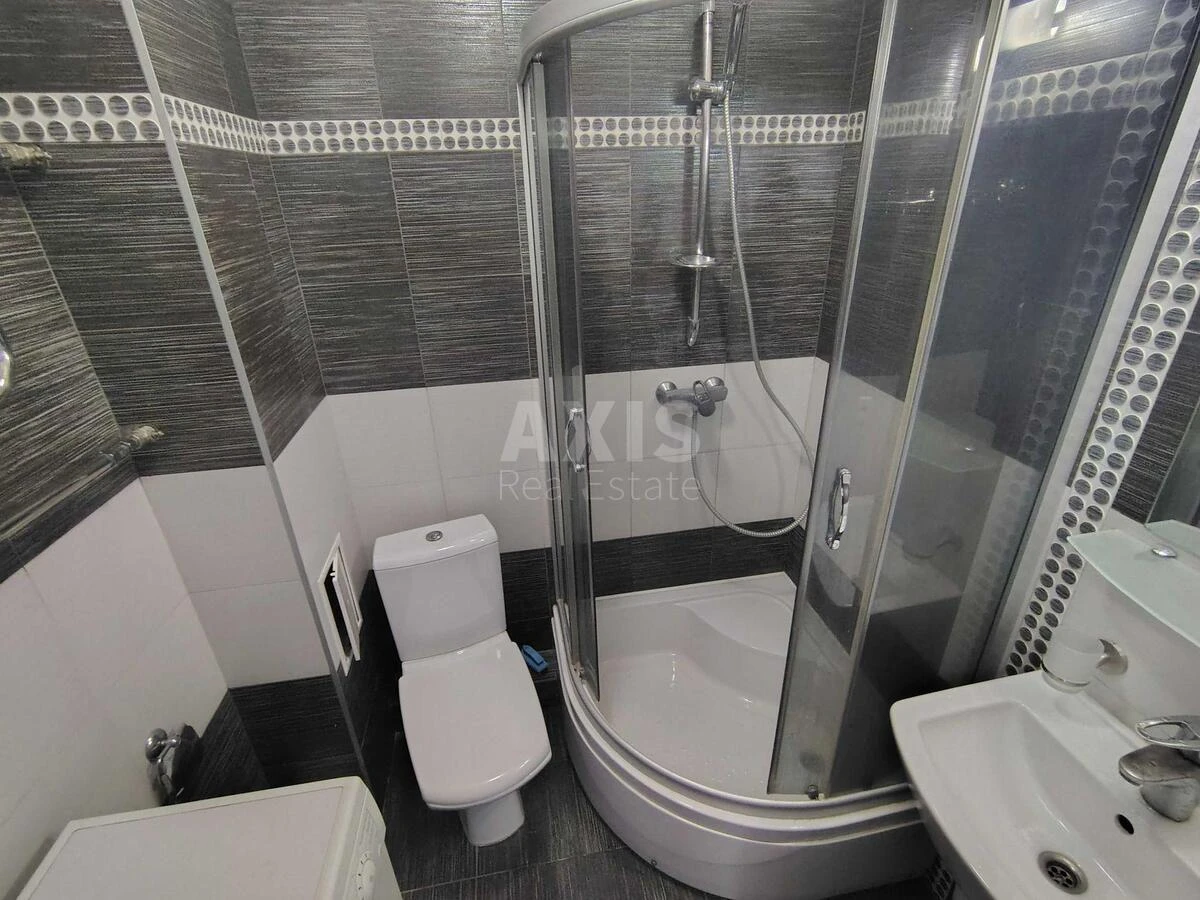 1k apartment uzv. Klovs'kyj 20671605