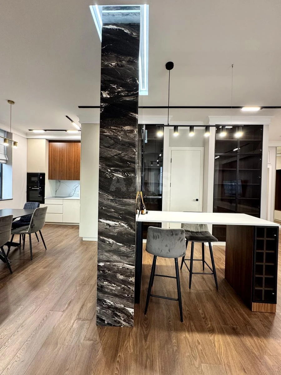 4k apartment vul. Strutyns'kogo Sergija 2657915