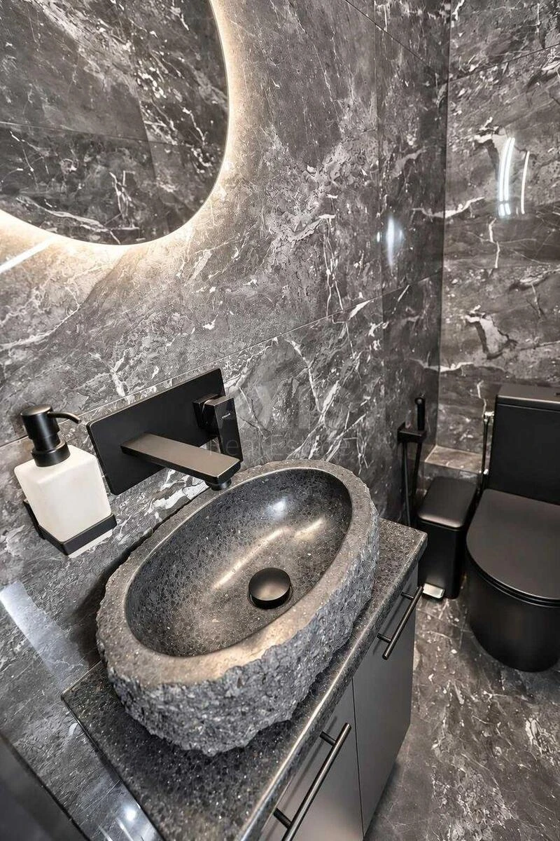 Office vul. Jevgena Konoval'cja 32, 102m27198411